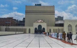 বায়তুল মোকাররমে ঈদুল আজহার ছয় জামাত