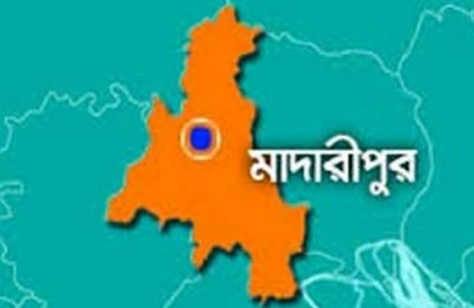 মাদারীপুরে দুই হাসপাতালের দুই রকম রিপোর্টে বিপাকে পড়েছে একটি পরিবার