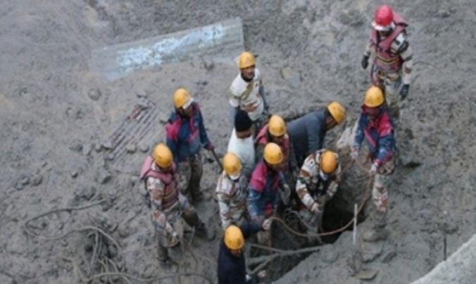 ভারতে হিমবাহ ধসে ভয়াবহ বন্যা, নিহত বেড়ে ১৪, নিখোঁজ ১৭০ 