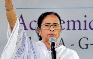 ‘খেলা হবে’ স্লোগানকে সামনে রেখে মমতার ইশতেহার ঘোষণা