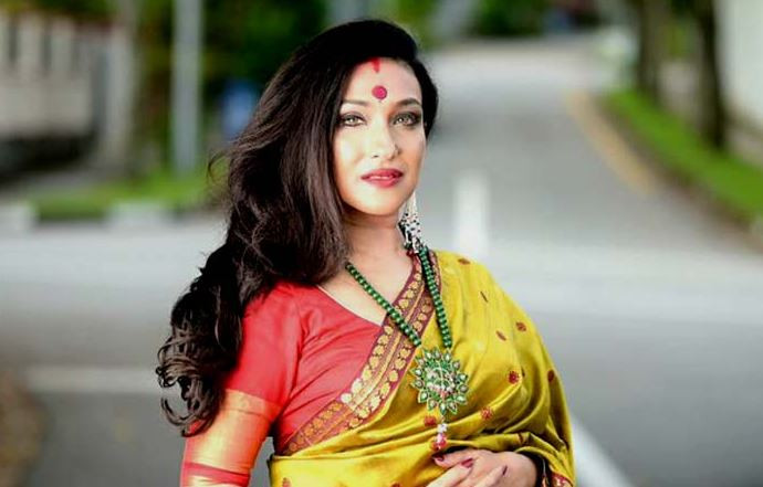 যৌনকর্মীদের পাশে ঋতুপর্ণা