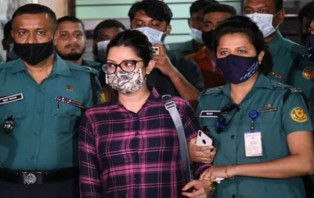 পরীমণি ‘ভারটিগো রোগী’ জানিয়ে জামিন আবেদন