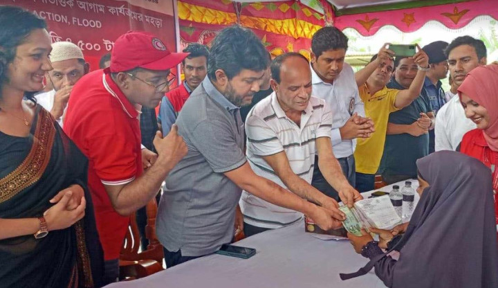 সদরপুরে বন্যা দুর্গত জনগোষ্ঠীকে আগাম পূনর্বাসনের লক্ষ্যে আর্থিক অনুদান বিতরণ