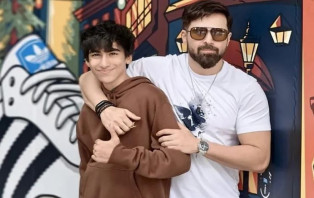 ছেলের ক্যানসার জয় নিয়ে বই লিখলেন ইমরান হাসমি