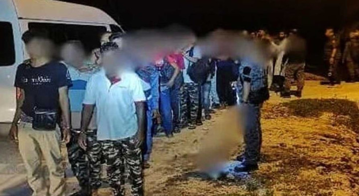 মালয়েশিয়ায় ১৮ বাংলাদেশি আটক