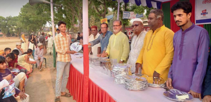 বিরামপুরে বড়মাঠ একাদশের উদ্যোগে ক্রীড়া প্রতিযোগিতা ও পুরস্কার বিতরণ