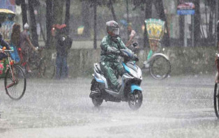 মৌসুমি বায়ুর সক্রিয়তা কমলেও ভারী বৃষ্টি হতে পারে ৪ বিভাগে