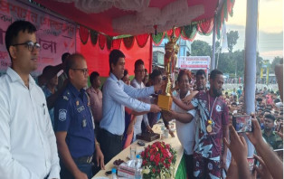 সদরপুরে উপজেলা প্রশাসন গোল্ডকাপ টুর্নামেন্ট অনুষ্ঠিত 