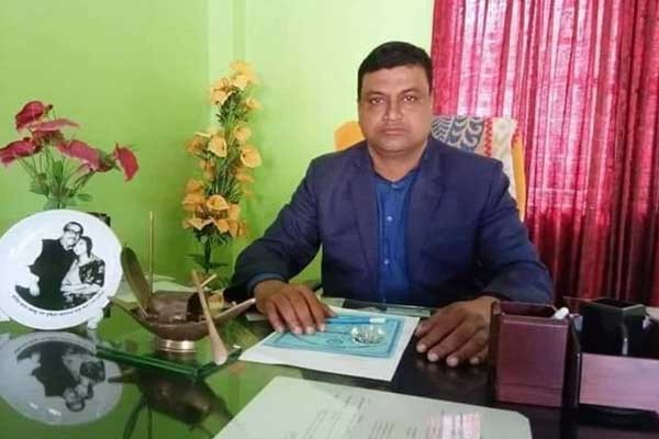 নি‌ষেধাজ্ঞার প‌রেও সমা‌বেশ ইউ‌পি চেয়ারম‌্যান‌কে ৫০ হাজার টাকা জ‌রিমানা