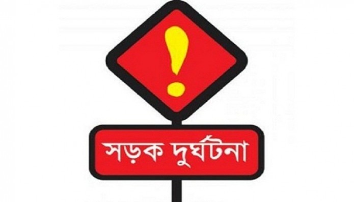 শিবচ‌রে এক হা‌তে চালাতে গিয়ে ভ‌্যান গা‌ছের সঙ্গে ধাক্কায় যাত্রীর মৃত্যু