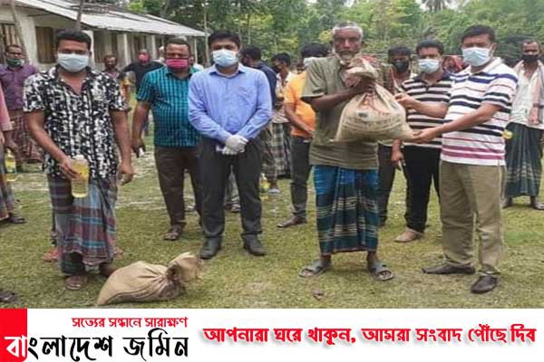 সালথায় ৩য় পর্যায়ে সাজেদা চৌধুরী ও লাবু চৌধুরীর পক্ষে ত্রাণ বিতরণ 