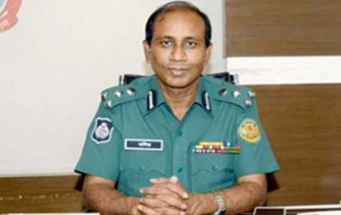 ঔদ্ধত্যপূর্ণ চেহারার পরিবর্তে এক মানবিক অবয়বের পুলিশ