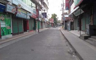 শিবচরে ১০ টি দোকানে তালা মেরে চাবি নিয়ে নিল প্রশাসন