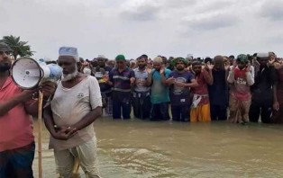 ঈদের নামাজ হয়েছে পানিতেই