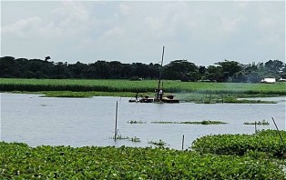 সালথায় অবৈধভাবে বালু উত্তোলন করায় ৫০ হাজার টাকা জরিমানা