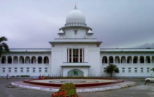 পর্দা কেলেঙ্কারির মামলায় শর্তসাপেক্ষে দুই আসামির জামিন