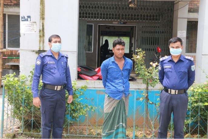 ফুলবাড়ীতে নবম শ্রেণির ছাত্রীকে ধর্ষণের অভিযোগে একজন আটক