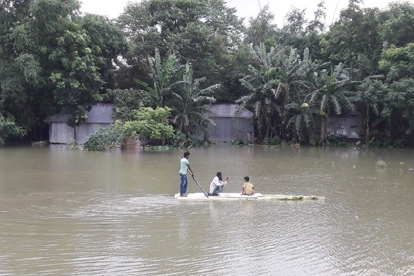 কুড়িগ্রামে বন্যা পরিস্থিতির অবনতি, দেড় লাখ মানুষ পানিবন্দি