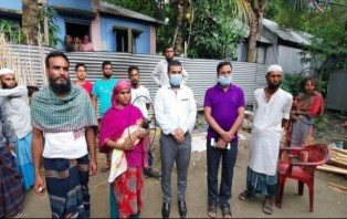 চা দোকানীর আশ্রয়ে পাগলীর সন্তান জন্মদান