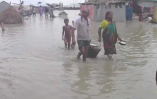গাইবান্ধায় দ্বিতীয় দফা বন্যায় নতুন এলাকা প্লাবিত