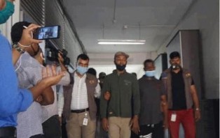 কোটি টাকা হাতিয়ে নেয়ার অভিযোগে ১১ বিদেশি আটক