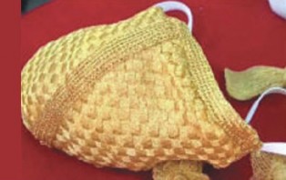 ১৮ ক্যারেট সোনার মাস্ক!