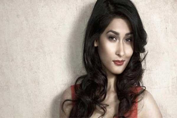 মুখ খুললেন সাকিবপত্নী শিশির