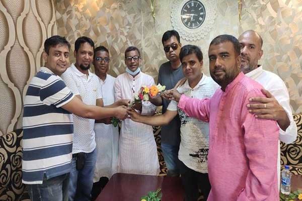 সাংবাদিক নেতা আছাদুজ্জামানকে সংবর্ধনা