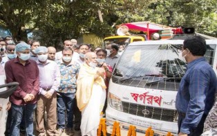 ফরিদপুর পূজা উদযাপন পরিষদের স্বর্গরথ গাড়ির উদ্বোধন