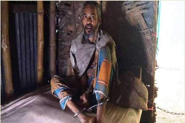 ১৫ বছর ধরে শিকলবন্দি যুবক, অর্থের অভাবে বন্ধ চিকিৎসা