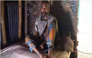 ১৫ বছর ধরে শিকলবন্দি যুবক, অর্থের অভাবে বন্ধ চিকিৎসা