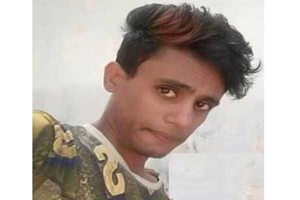 ফেসবুকে নগ্ন ছবি ছড়িয়ে দেয়ায় মেধাবী ছাত্রীর আত্মহত্যা