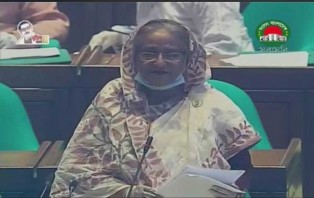 যেখানে আগে ভ্যাকসিন পাবো, সেটিই সংগ্রহ করা হবে: প্রধানমন্ত্রী