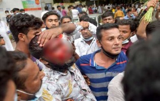 সাক্ষাৎ​কারে বিএনপির প্রার্থীরা, সমর্থকেরা মারামারিতে