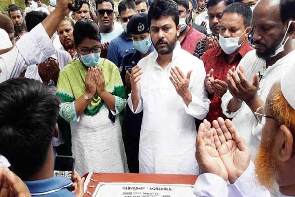 চরভদ্রাসনে উপজেলা কমপ্লেক্সের সম্প্রসারিত ভবনের ফলক উন্মোচন করলেন নিক্সন চৌধুরী