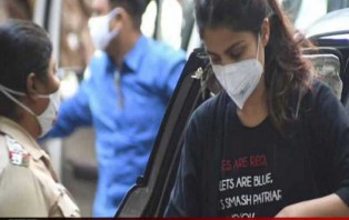 ফের ১৪ দিনের জেল হেফাজতে রিয়া চক্রবর্তী