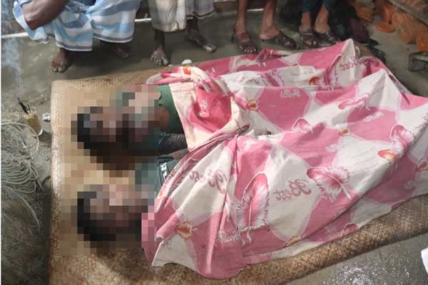 হাতিয়ায় ট্রলারডুবি : ২ জেলের লাশ উদ্ধার