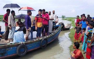 ভাণ্ডারিয়ায় কচা নদীতে সিমেন্টবোঝাই ট্রলারডুবি, ২ জনের লাশ উদ্ধার