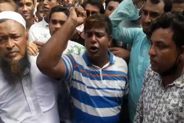 নিক্সন চৌধুরীর মামলা প্রত্যাহারের দাবিতে বিক্ষোভ