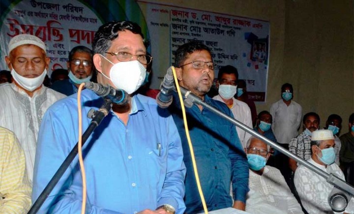 নির্ধারিত দামেই ব্যবসায়ীদের আলু-পেঁয়াজ বিক্রি করা উচিত: কৃষিমন্ত্রী