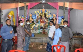 সালথায় পূজা মন্ডপ পরিদর্শন করলেন ইউএনও মোহাম্মদ হাসিব সরকার