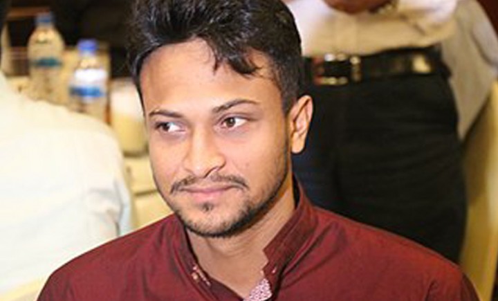 ১০ প্রশ্নের উত্তর দিতে লাইভে আসছেন সাকিব