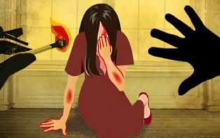 বাবার কাছ থেকে ছিনিয়ে নিয়ে কিশোরীকে ধর্ষণের চেষ্টা