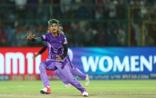জাহানারার পারফরম্যান্সও উজ্জ্বল ছিল দলের জয়ে