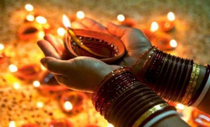 আজ শ্যামাপূজা, সন্ধ্যায় আলোকিত হবে দীপাবলিতে