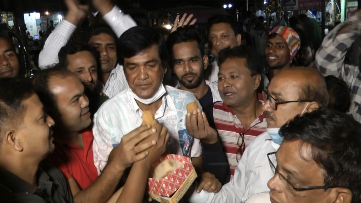 নিক্সন চৌধুরীকে আওয়ামী যুবলীগের প্রেসিডিয়াম সদস্য নির্বাচিত করায় সদরপুরে আনন্দ মিছিল