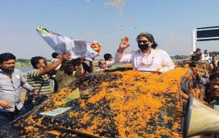 বঙ্গবন্ধুর সমাধিতে শ্রাদ্ধা জানিয়েছেন যুবলীগের নেতৃবৃন্দ