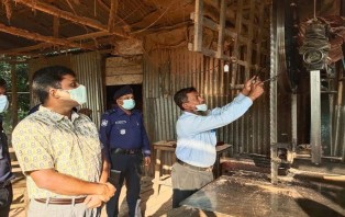 সালথায় করাতকলে ভ্রাম‌্যমান আদাল‌তের জ‌রিমানা