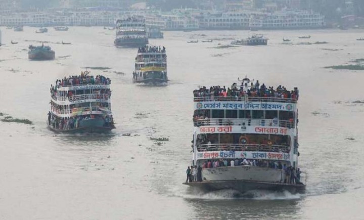 ঢাকা-বরিশাল নৌপথ: নিরাপত্তার বালাই নেই বড় বড় লঞ্চগুলোতে