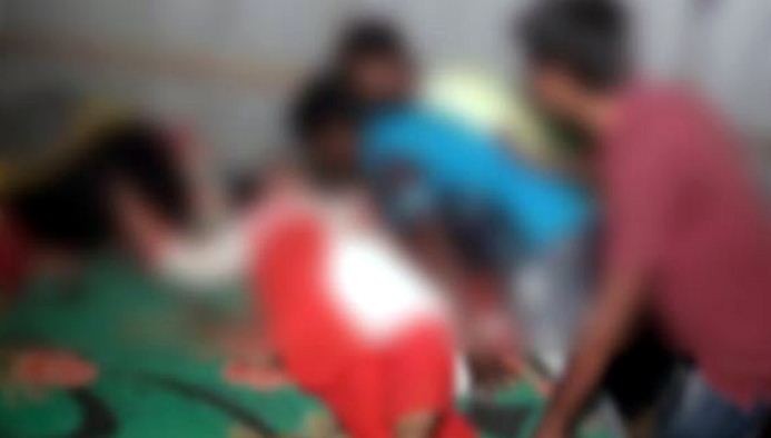 প্রেমিকাকে বাড়ি থেকে ডেকে নিয়ে বন্ধুদের নিয়ে ধর্ষণ